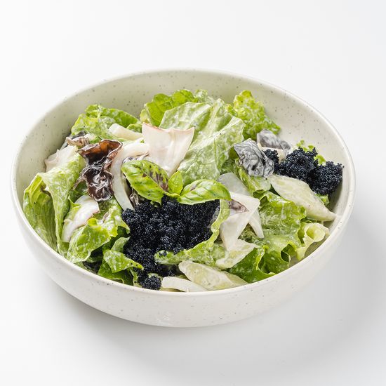 Салат с кальмаром, огурцом и гамадари