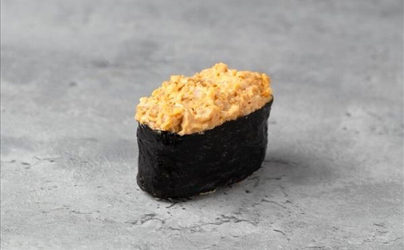 Острые суши с курицей