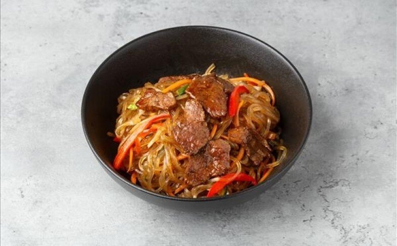 Крахмальная лапша с говядиной