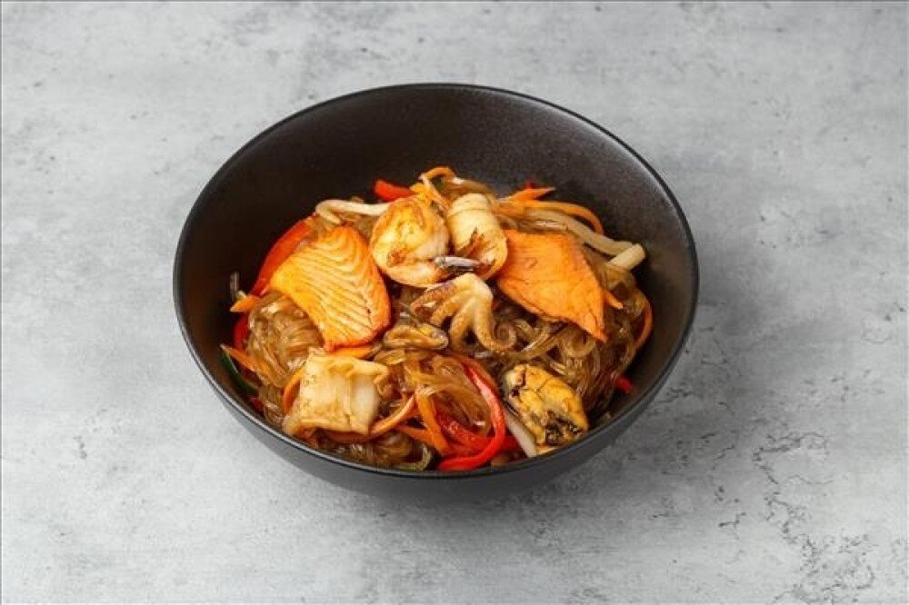 Крахмальная лапша с морепродуктами