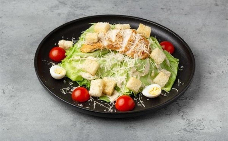 Салат «Цезарь с курицей»
