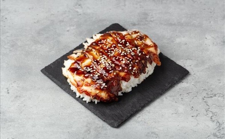 Угорь на рисе