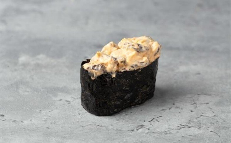 Острые суши с мидиями