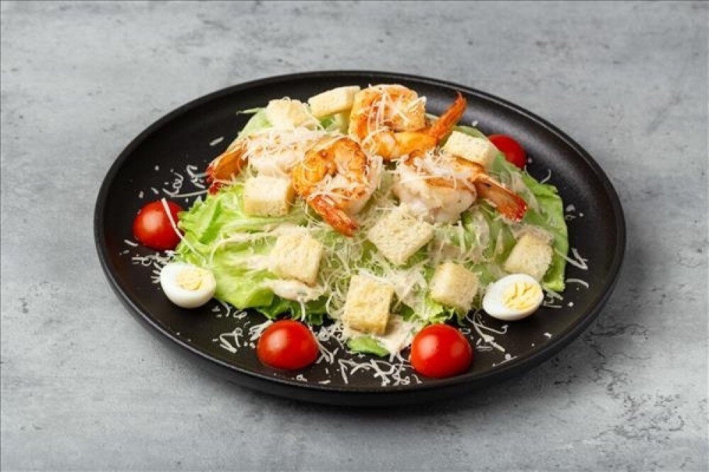 Салат «Цезарь с креветками»