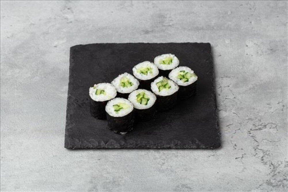 Тонкий ролл с огурцом