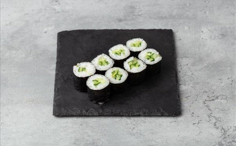 Тонкий ролл с огурцом