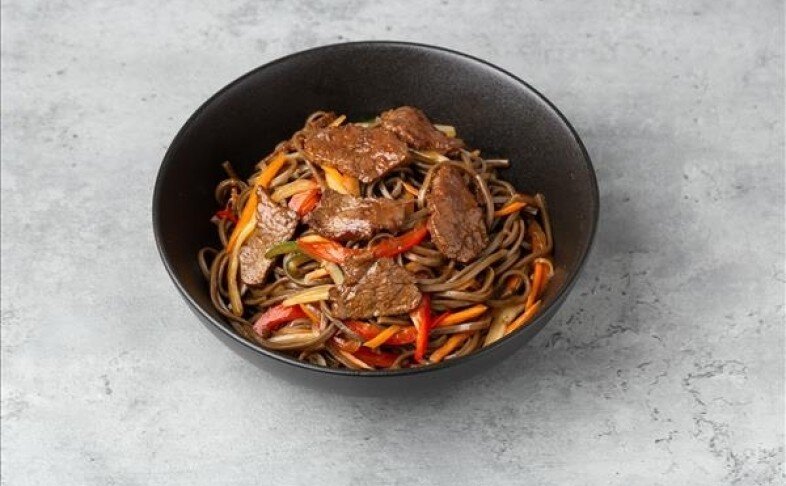 Гречневая лапша с говядиной