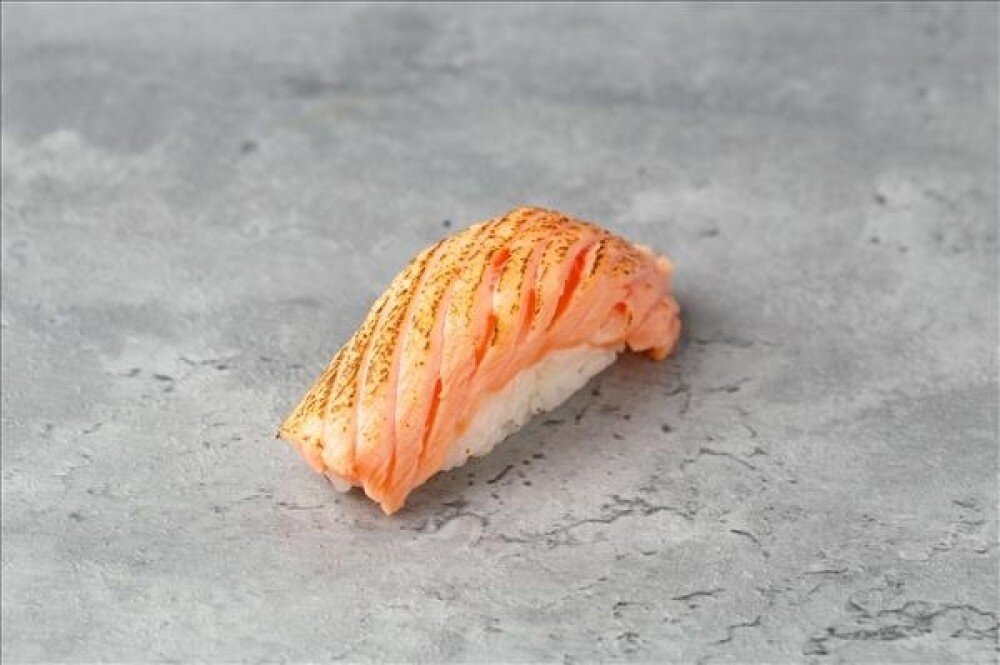 Суши лосось гриль