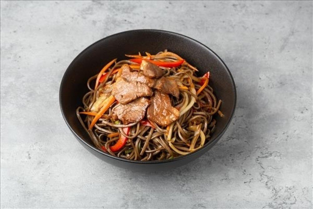 Гречневая лапша со свининой