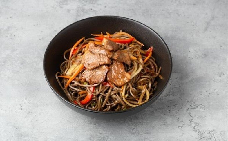 Гречневая лапша со свининой