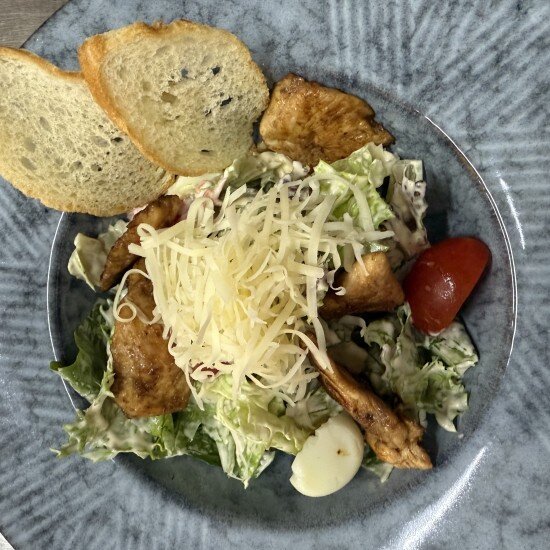 Цезарь с курицей