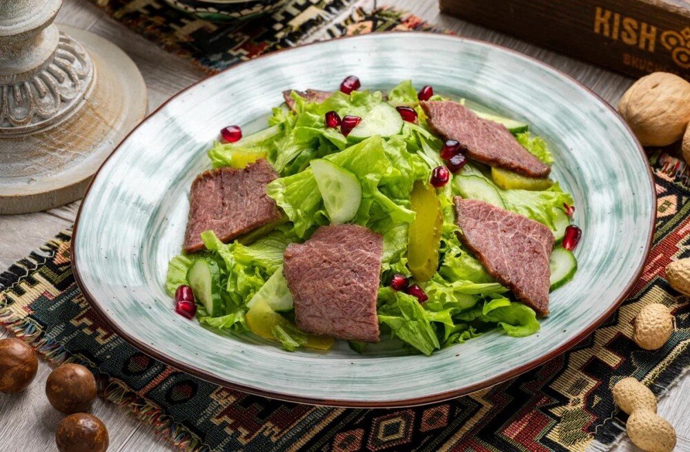 Салат с говядиной "Сытый Гоги"