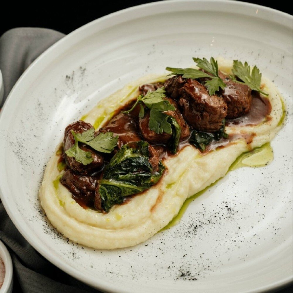 Говядина в соусе терияки с грибами и картофельным муслином (340 г)