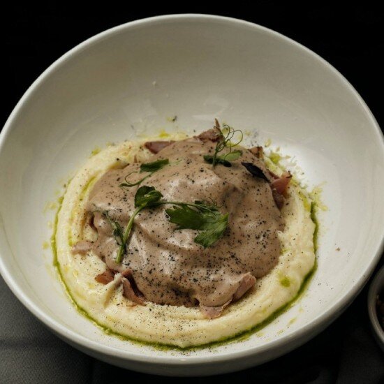 Ростбиф с соусом из шпрот и картофельным муслином (340 г)