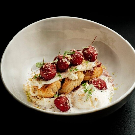 Фирменный штрудель с томленой грушей в вине (300 г)