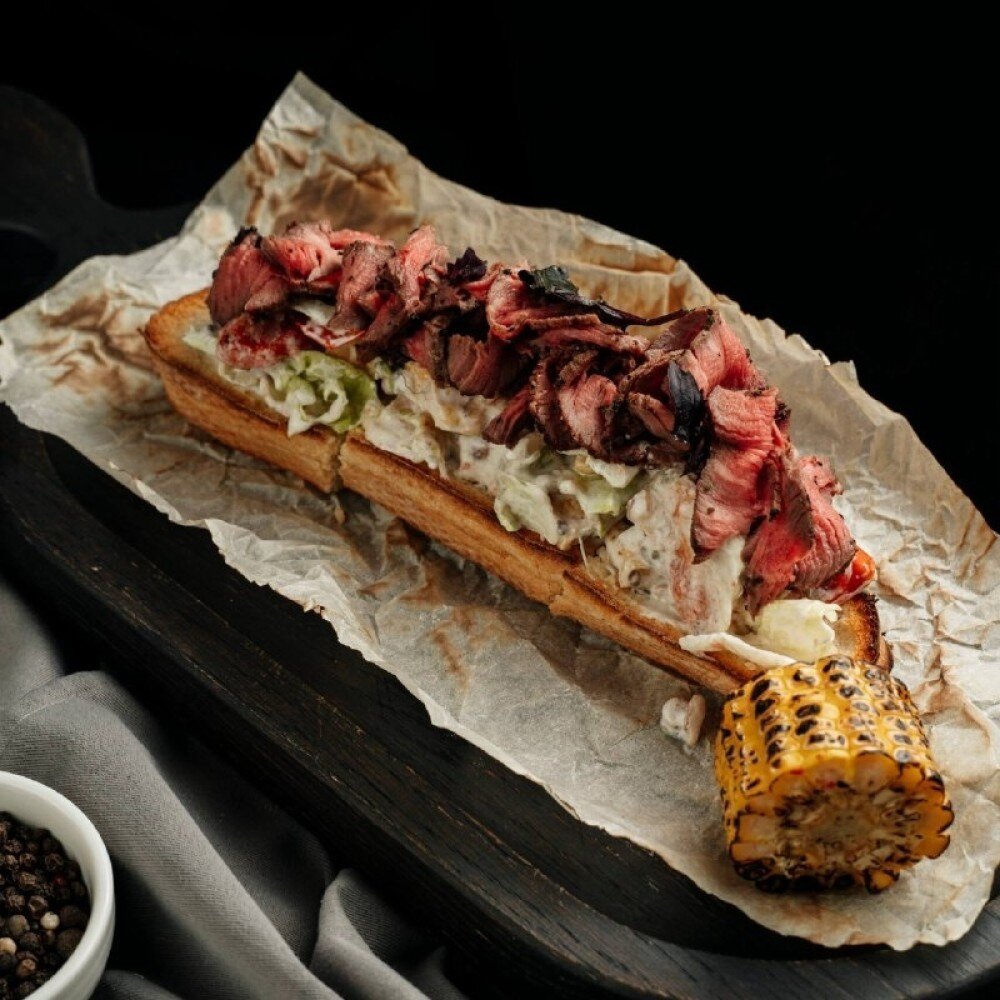 Брускетта с ростбифом и кофейным соусом (250 г)