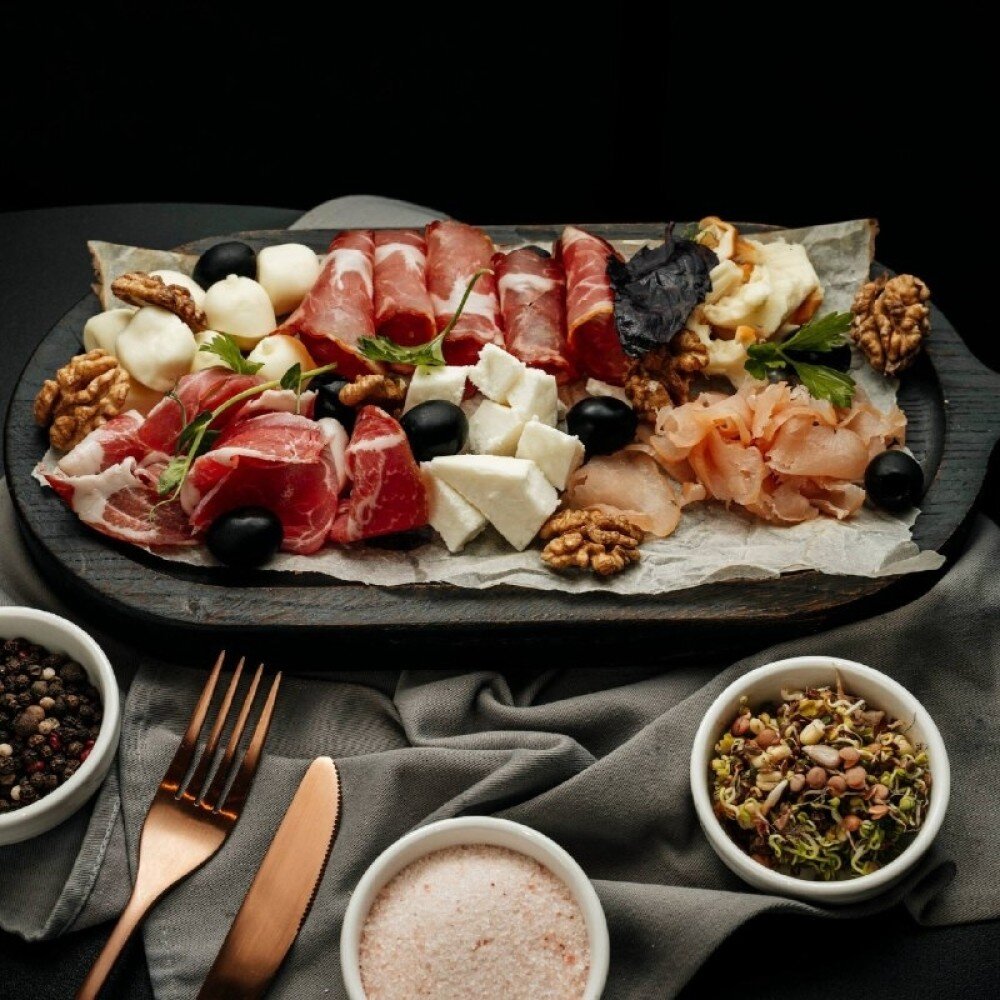 Сырно-мясное плато (335 г)