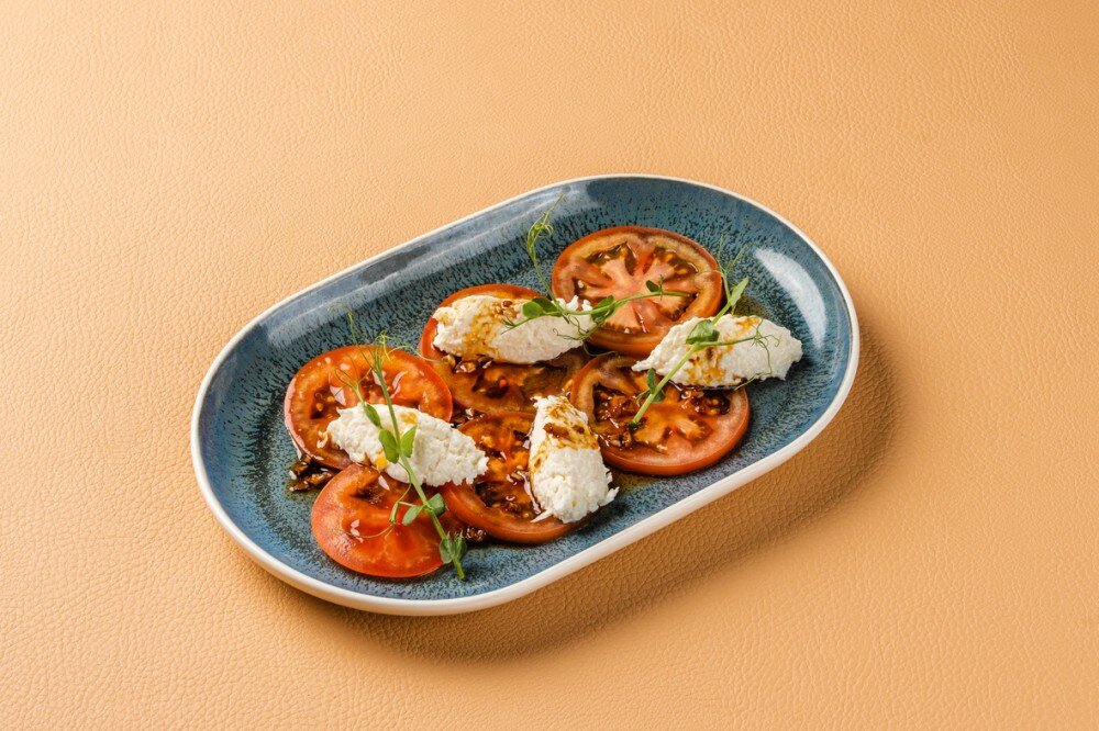 Помидоры и сыр