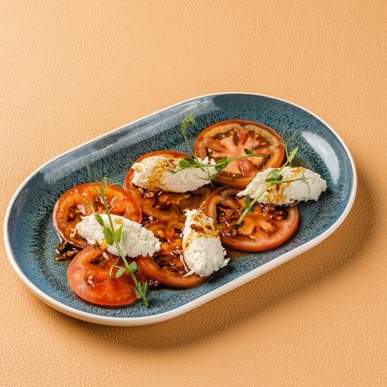 Помидоры и сыр