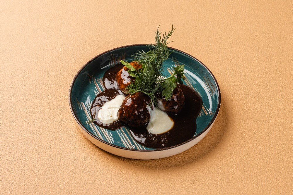 Митболлы в соусе деми гляс