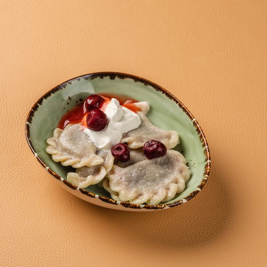 Вареники вишня