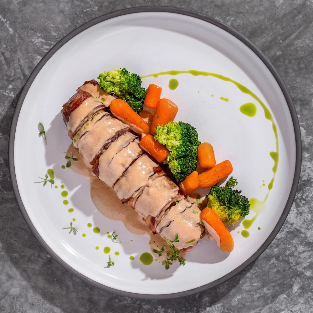 Рулет в беконе