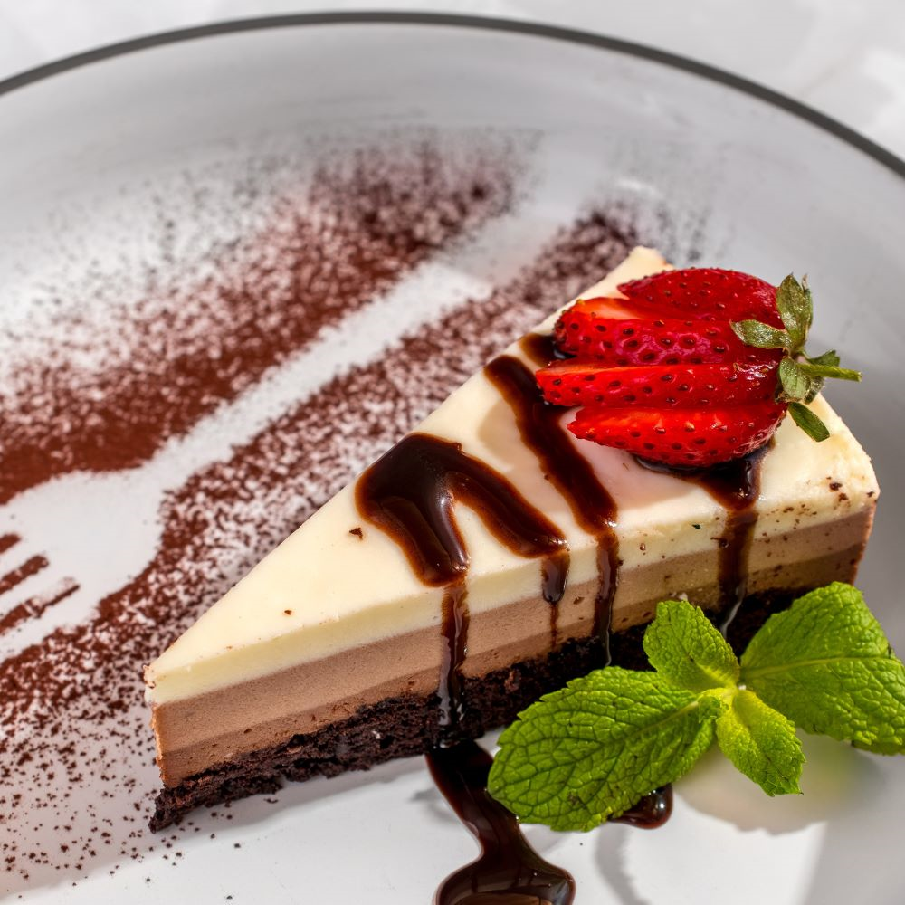 Три шоколада торт