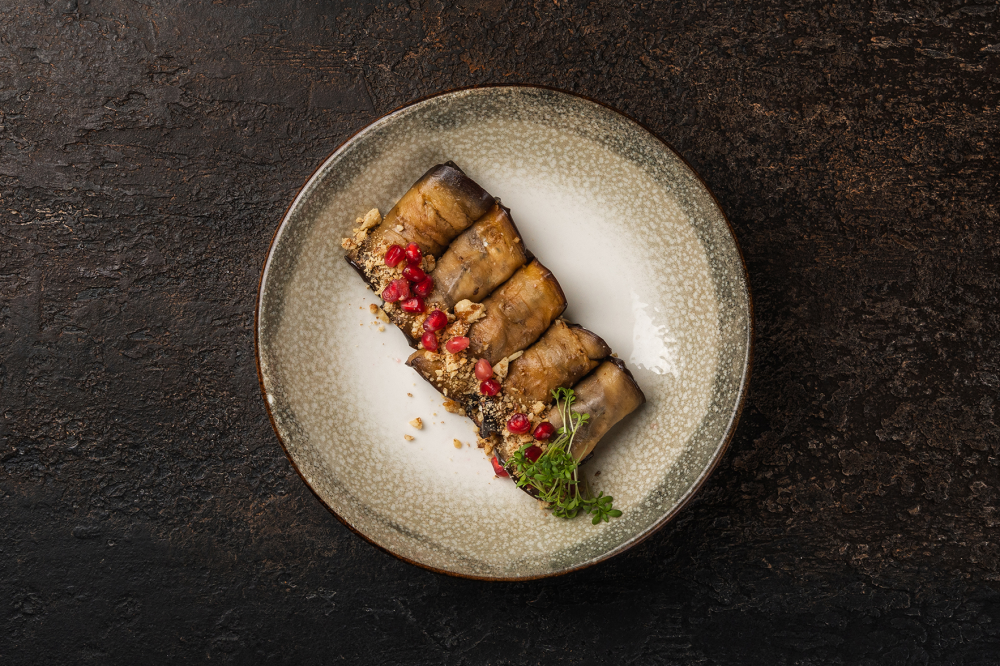 Рулетики из баклажан