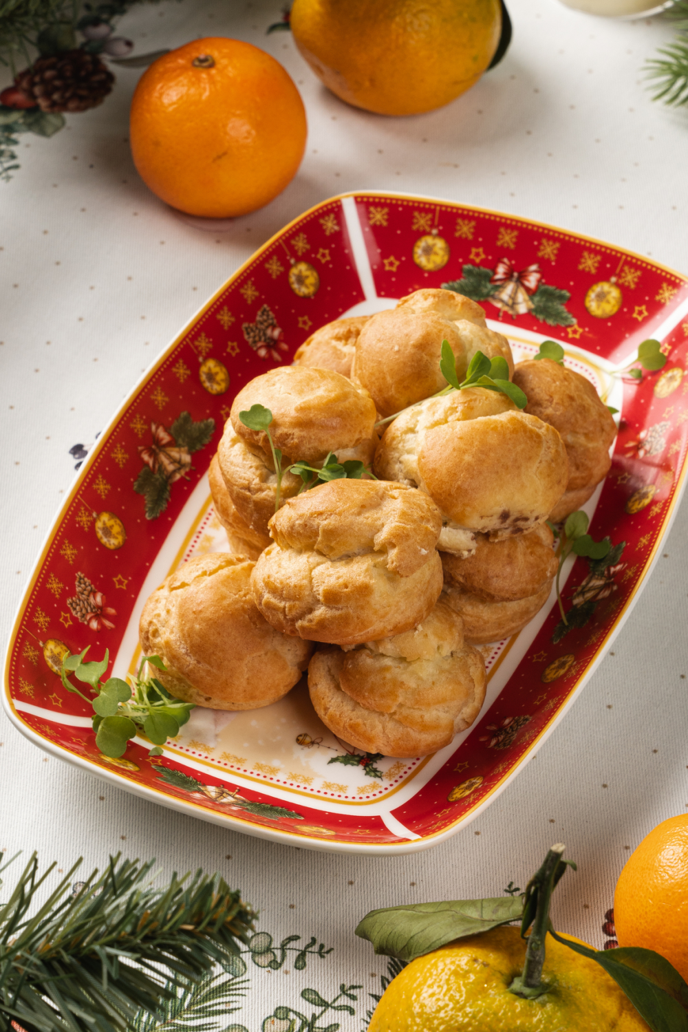 Профитроли с  муссом из копченой утки