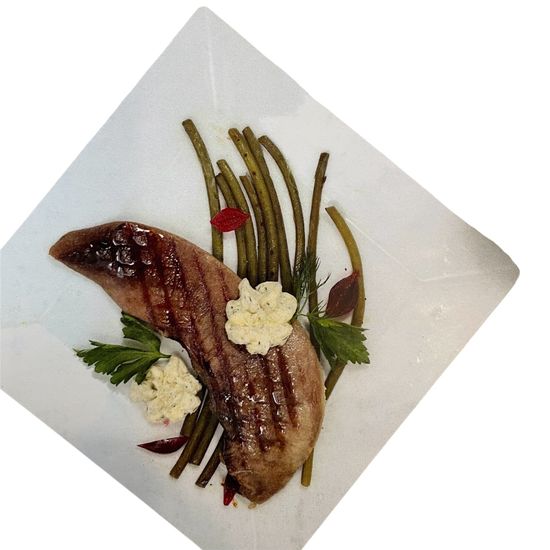 Язык на гриле с черемшой