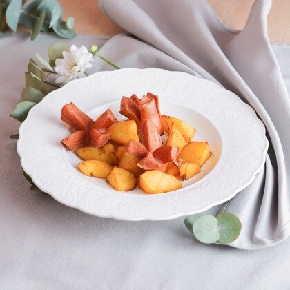 Сосиска молочная / картофельные дольки / кетчуп