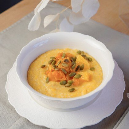 Кукурузная каша с медовой тыквой и свежим цитрусом