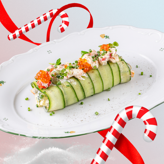 Оливье с крабом и красной икрой