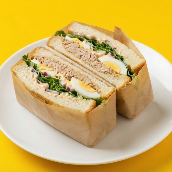Сэндвич с тунцом и яйцом