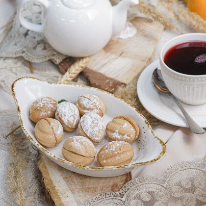 Орешки с вареной сгущенкой