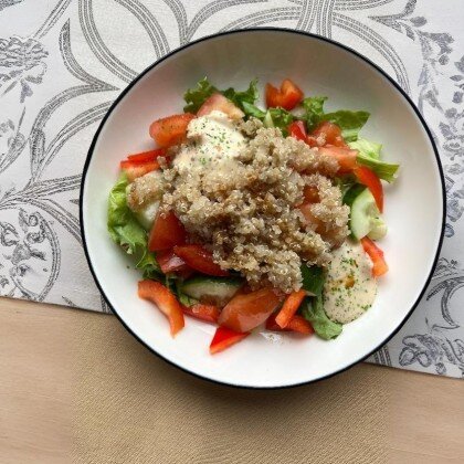 С киноа и овощами-гриль