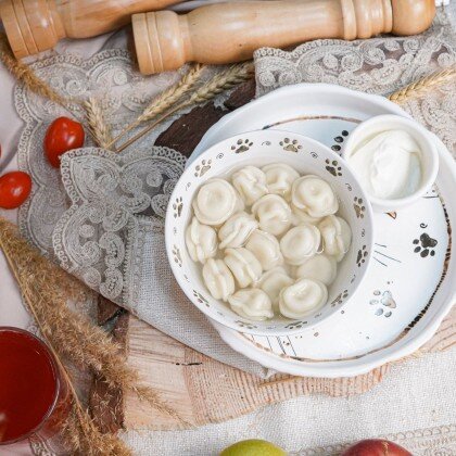 Домашние пельмени со сметаной