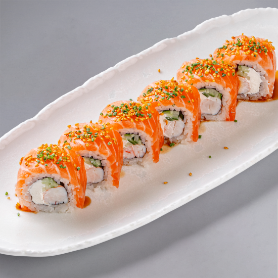 Ролл с лососем и креветками