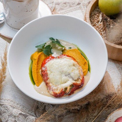 Фаршированный перец с морковным кремом