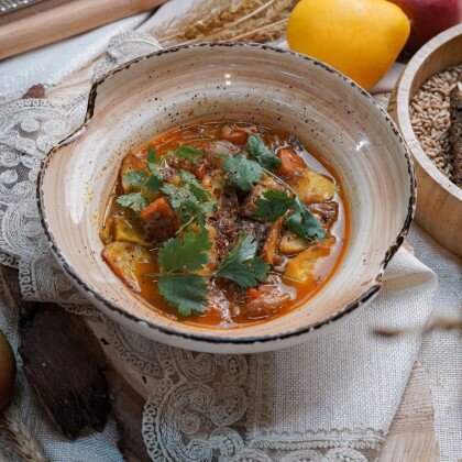 Жаркое с томленой говядиной и печеным картофелем