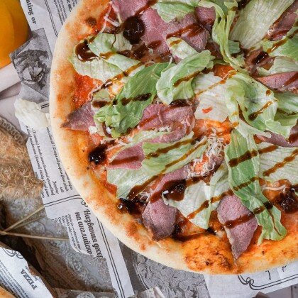 Пицца с ростбифом