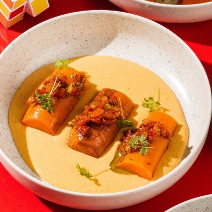 Печеная морковь с соусом из батата