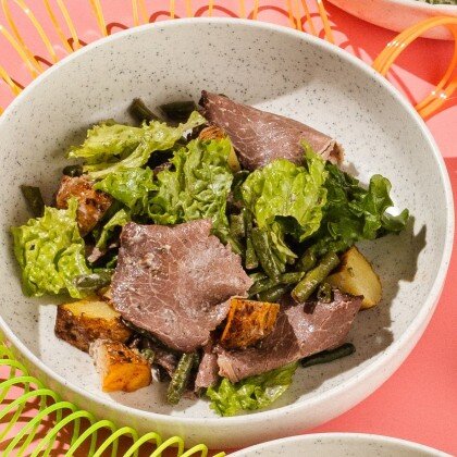 Салат с ростбифом и фасолью