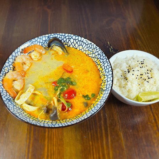 Том Кха с морепродуктами