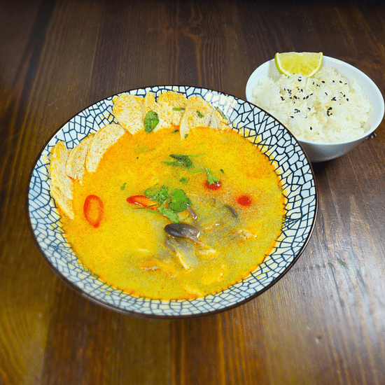 Том Кха с курицей