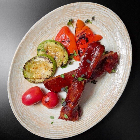 Запеченые рёбра с овощами гриль