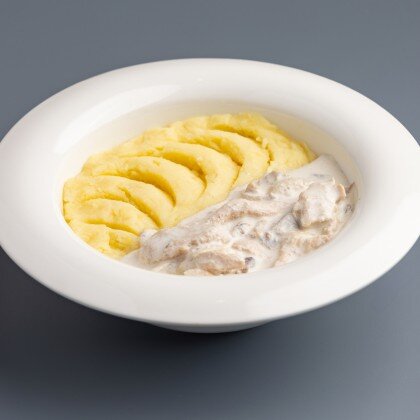 Бефстроганов из курицы с картофельным пюре