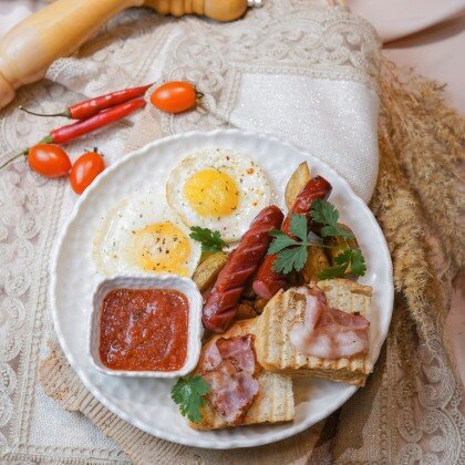 Глазунья/ охотничьи сосиски/ Айдахо