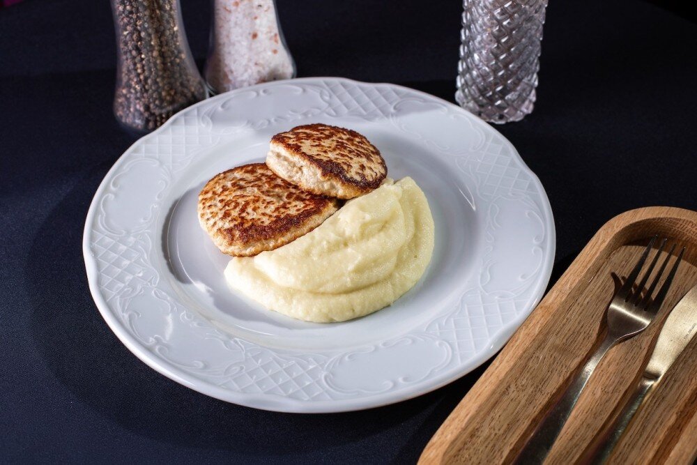 Котлеты куриные с картофельным пюре