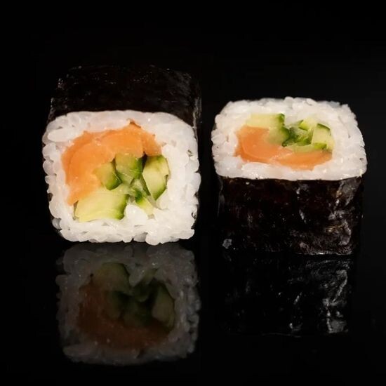 С лососем и огурцом*